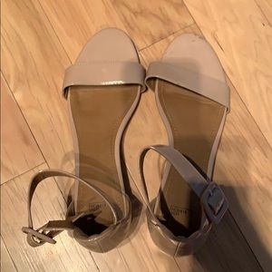 Tan patent leather sandals with ankle strap